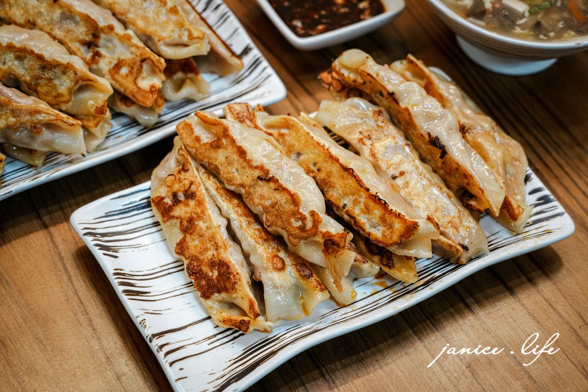 餃媽媽鍋貼水餃 桃園市大溪區埔頂路二段61之1號 大溪美食 溪旅遊 大溪水餃推薦 大溪好吃水餃 大溪好吃煎餃 潔妮食旅生活 大溪埔頂路美食 餃媽媽鍋貼水餃菜單