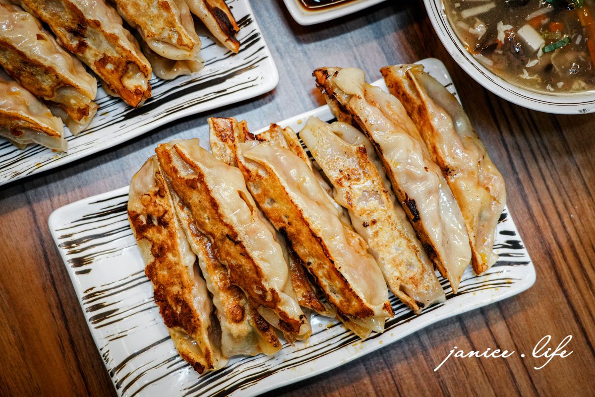 餃媽媽鍋貼水餃 桃園市大溪區埔頂路二段61之1號 大溪美食 溪旅遊 大溪水餃推薦 大溪好吃水餃 大溪好吃煎餃 潔妮食旅生活 大溪埔頂路美食 餃媽媽鍋貼水餃菜單