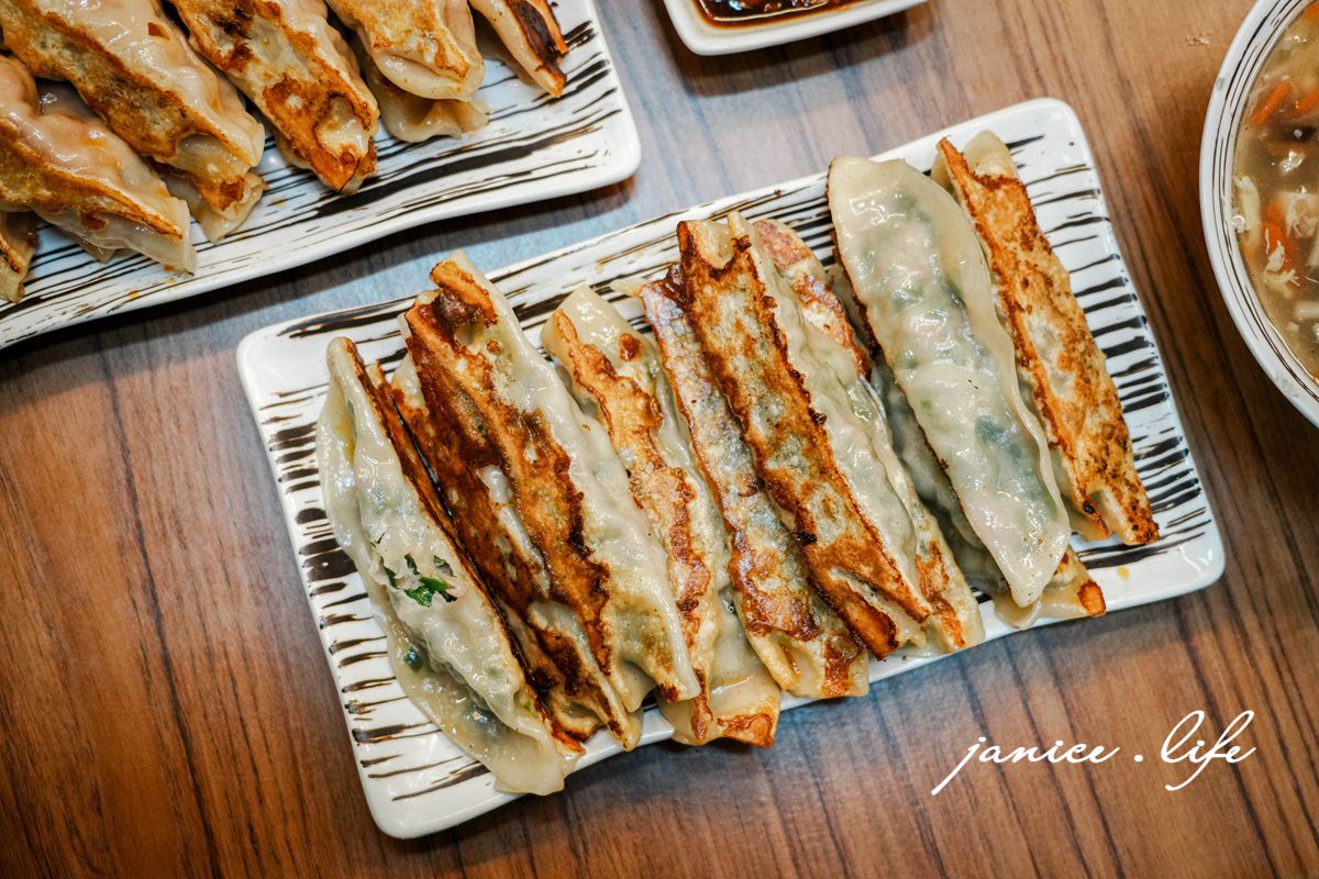 餃媽媽鍋貼水餃 桃園市大溪區埔頂路二段61之1號 大溪美食 溪旅遊 大溪水餃推薦 大溪好吃水餃 大溪好吃煎餃 潔妮食旅生活 大溪埔頂路美食 餃媽媽鍋貼水餃菜單