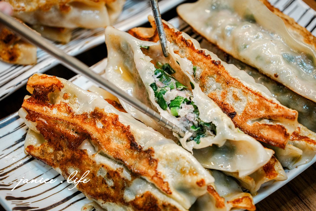 餃媽媽鍋貼水餃 桃園市大溪區埔頂路二段61之1號 大溪美食 溪旅遊 大溪水餃推薦 大溪好吃水餃 大溪好吃煎餃 潔妮食旅生活 大溪埔頂路美食 餃媽媽鍋貼水餃菜單