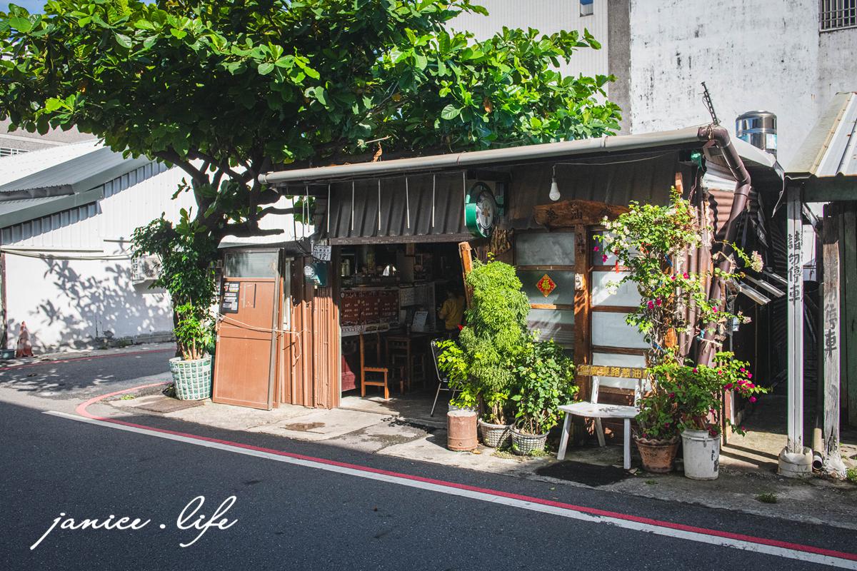 徑廣東路蔥油餅 臺東縣台東市廣東路121號 台東美食 台東小吃 台東推薦美食 台東蔥油餅 台東在地小吃 潔妮食旅生活 台東排隊美食 台東旅遊 臺東銅板美食小吃
