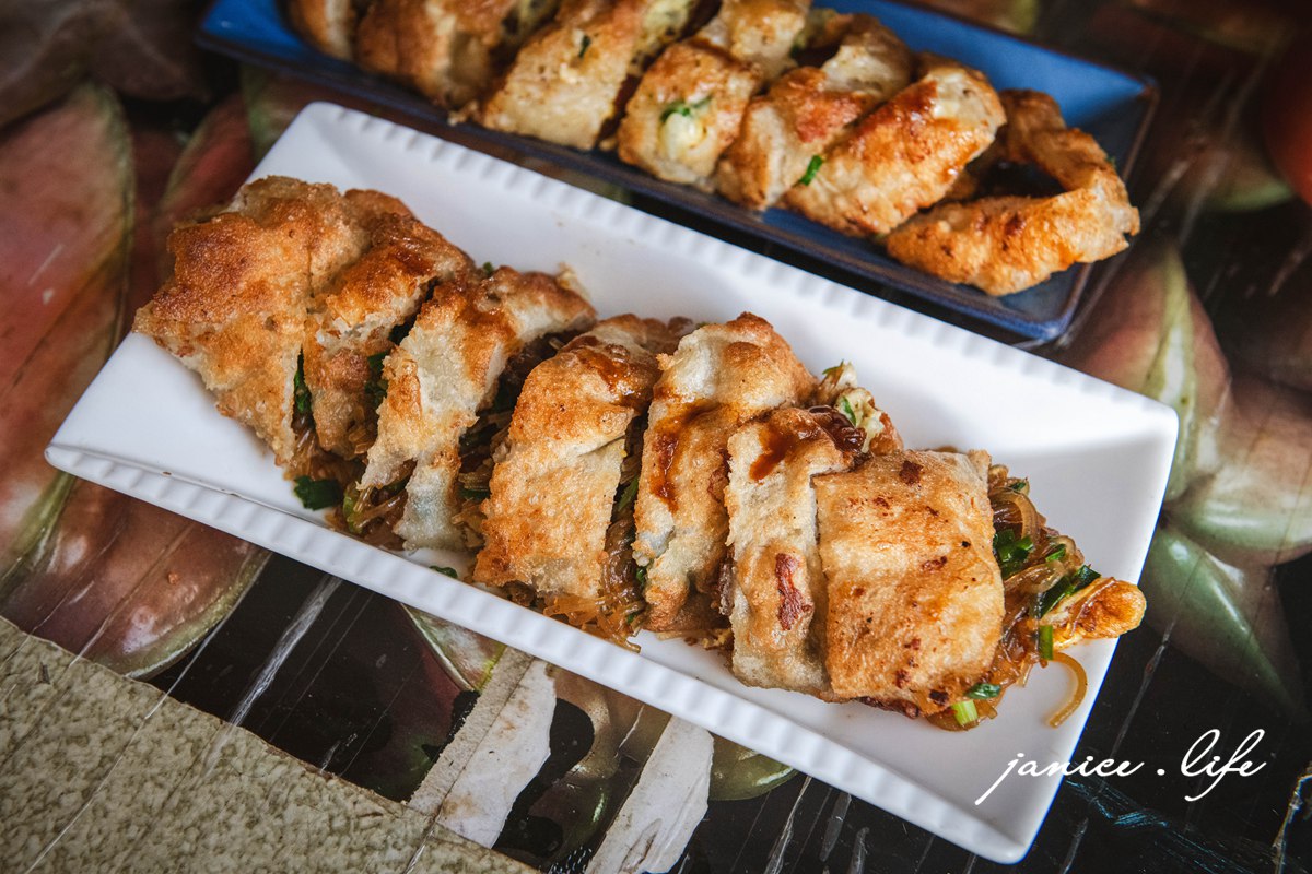 徑廣東路蔥油餅 臺東縣台東市廣東路121號 台東美食 台東小吃 台東推薦美食 台東蔥油餅 台東在地小吃 潔妮食旅生活 台東排隊美食 台東旅遊 臺東銅板美食小吃