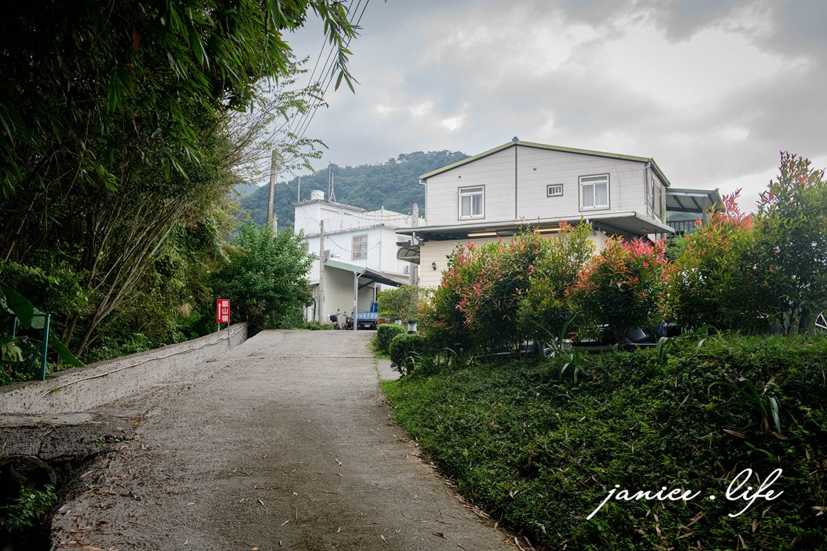 大雪山喜樂之地露營區 臺中市東勢區東坑路978-6號 大雪山喜樂之地露營區相片 大雪山喜樂之地露營區費用 大雪山喜樂之地露營區交通 大雪山喜樂之地露營區環境 台中露營 露營地推薦 露營包場推薦 潔妮食旅生活 台中旅遊 