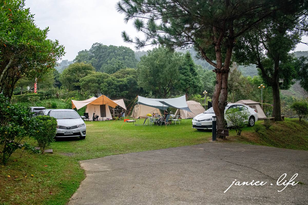 大雪山喜樂之地露營區 臺中市東勢區東坑路978-6號 大雪山喜樂之地露營區相片 大雪山喜樂之地露營區費用 大雪山喜樂之地露營區交通 大雪山喜樂之地露營區環境 台中露營 露營地推薦 露營包場推薦 潔妮食旅生活 台中旅遊 
