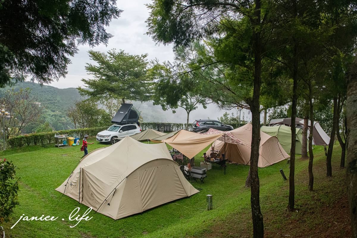 大雪山喜樂之地露營區 臺中市東勢區東坑路978-6號 大雪山喜樂之地露營區相片 大雪山喜樂之地露營區費用 大雪山喜樂之地露營區交通 大雪山喜樂之地露營區環境 台中露營 露營地推薦 露營包場推薦 潔妮食旅生活 台中旅遊 