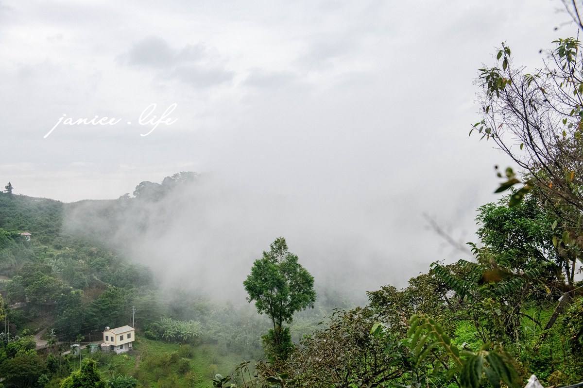大雪山喜樂之地露營區 臺中市東勢區東坑路978-6號 大雪山喜樂之地露營區相片 大雪山喜樂之地露營區費用 大雪山喜樂之地露營區交通 大雪山喜樂之地露營區環境 台中露營 露營地推薦 露營包場推薦 潔妮食旅生活 台中旅遊 