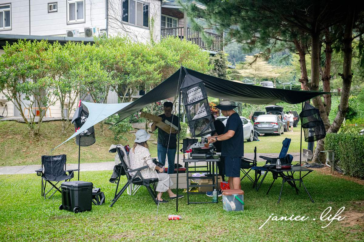 大雪山喜樂之地露營區 臺中市東勢區東坑路978-6號 大雪山喜樂之地露營區相片 大雪山喜樂之地露營區費用 大雪山喜樂之地露營區交通 大雪山喜樂之地露營區環境 台中露營 露營地推薦 露營包場推薦 潔妮食旅生活 台中旅遊