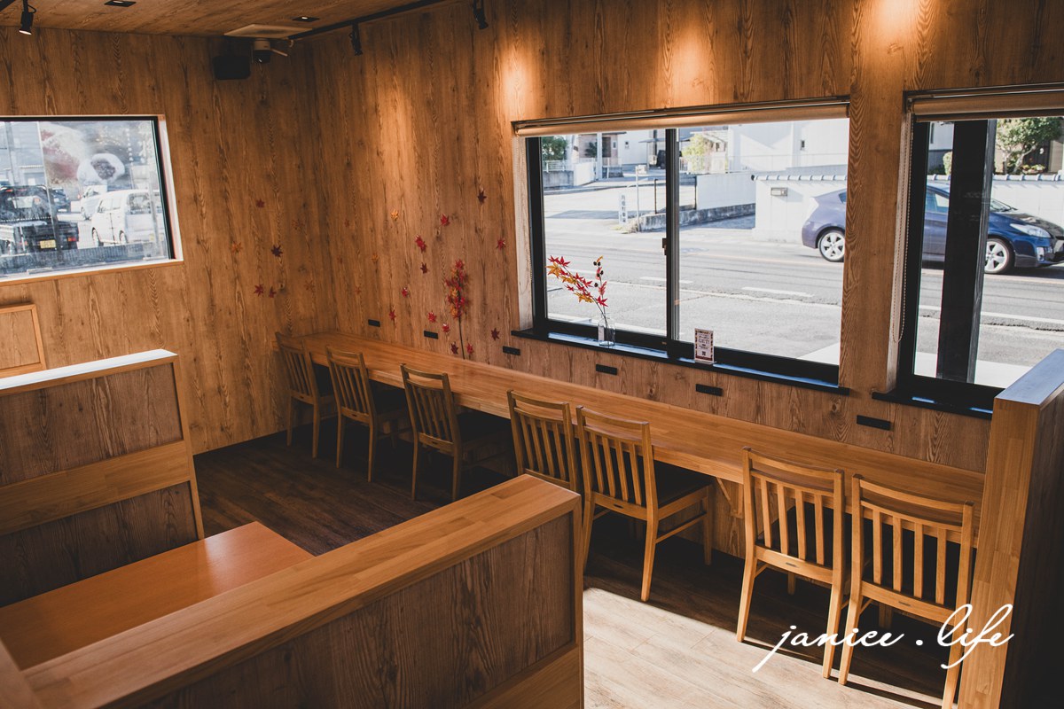 日本自由行 日本自駕 四國自由行 四國自駕 日本四國行程規劃 潔妮食旅生活 日本四國景點推薦  日本四國美食餐廳推薦 日本四國住宿飯店 日本四國租車  
菓匠将満 香川丸亀店 香川県丸亀市柞原町526-2 日本香川景點 香川美食 香川旅遊 香川伴手禮
本わらび餅 極上みたらし生団子 大福餅