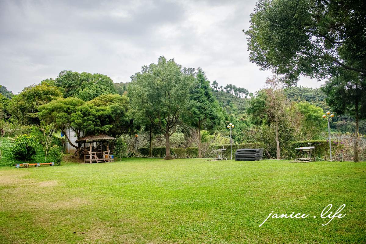 大雪山喜樂之地露營區 臺中市東勢區東坑路978-6號 大雪山喜樂之地露營區相片 大雪山喜樂之地露營區費用 大雪山喜樂之地露營區交通 大雪山喜樂之地露營區環境 台中露營 露營地推薦 露營包場推薦 潔妮食旅生活 台中旅遊 