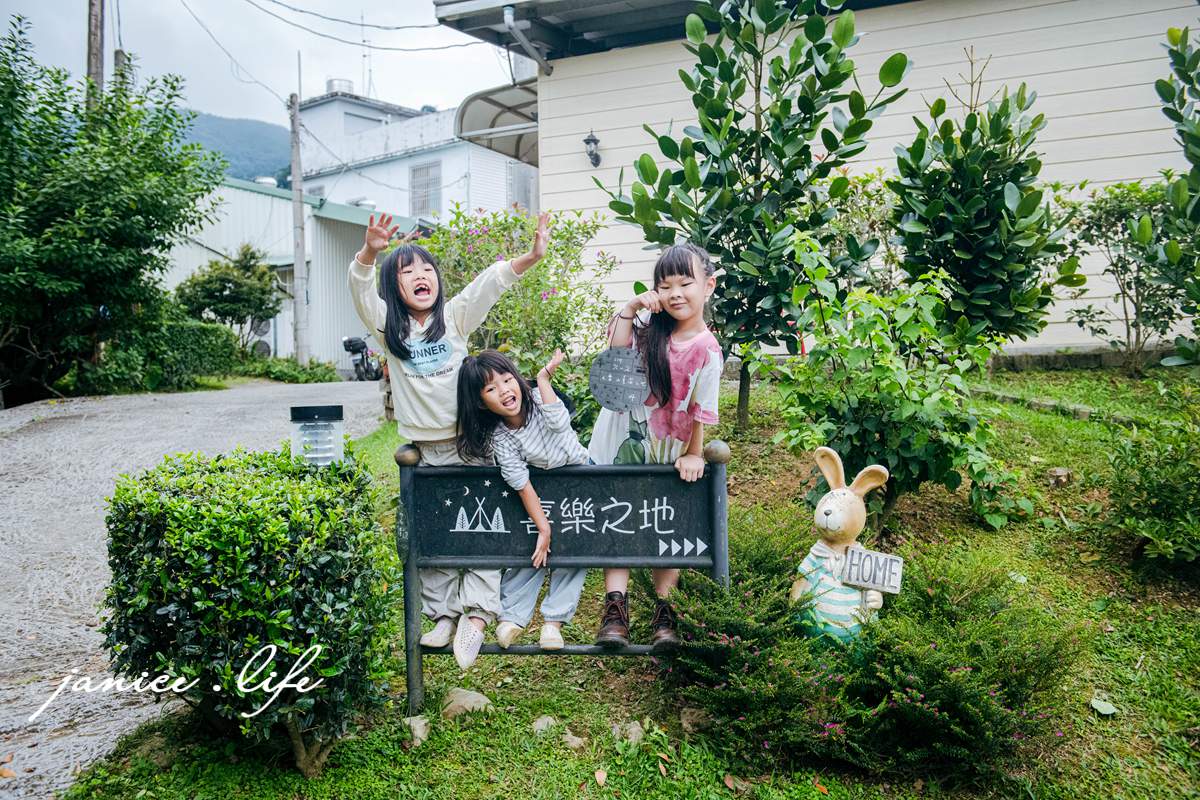 大雪山喜樂之地露營區 臺中市東勢區東坑路978-6號 大雪山喜樂之地露營區相片 大雪山喜樂之地露營區費用 大雪山喜樂之地露營區交通 大雪山喜樂之地露營區環境 台中露營 露營地推薦 露營包場推薦 潔妮食旅生活 台中旅遊