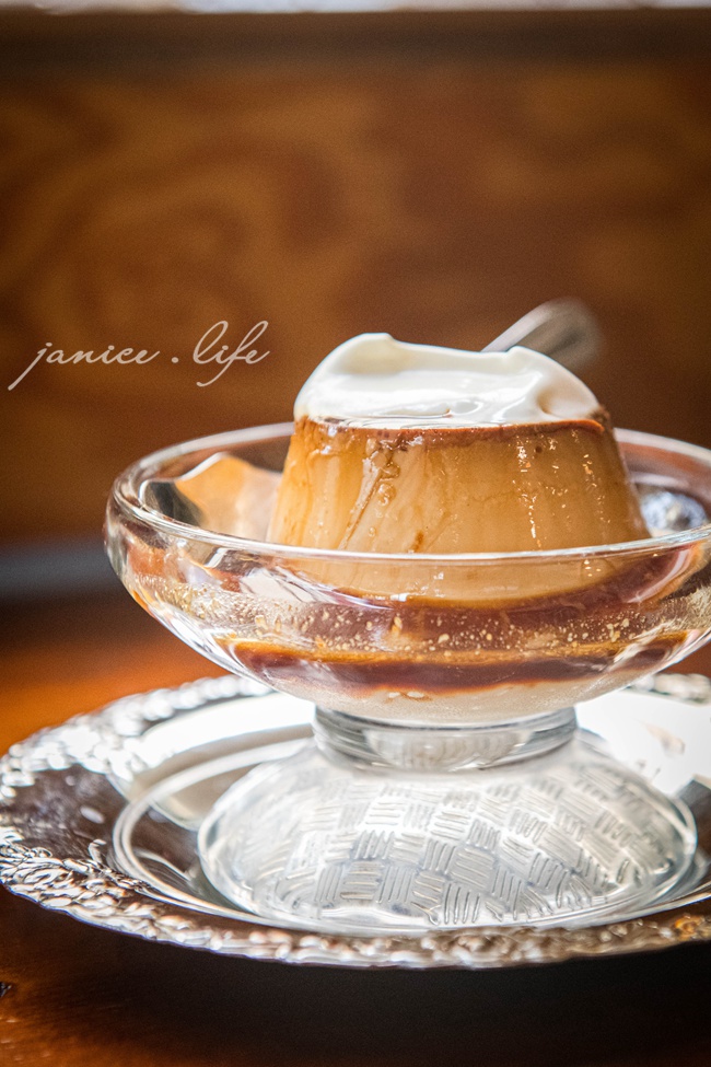 台中咖啡館 二餘草堂咖啡室工作 臺中市東勢區新盛六街113號 二餘草堂咖啡工作室菜單 二餘草堂咖啡工作室停車 潔妮食旅生活 台中東勢咖啡館 freevibecoffee 台中甜點 台中親子寵物友善 親子寵物友善咖啡館