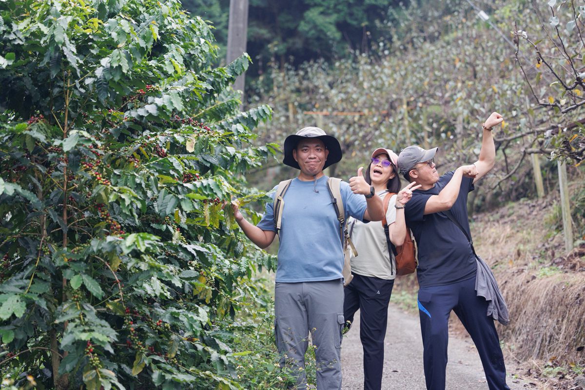 大雪山喜樂之地露營區 臺中市東勢區東坑路978-6號 大雪山喜樂之地露營區相片 大雪山喜樂之地露營區費用 大雪山喜樂之地露營區交通 大雪山喜樂之地露營區環境 台中露營 露營地推薦 露營包場推薦 潔妮食旅生活 台中旅遊