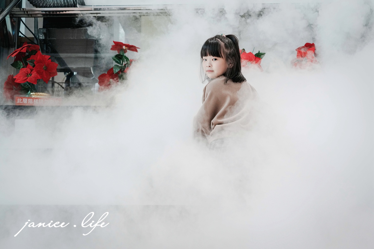 嘉義親子景點 冷研碳索館 嘉義縣鹿草鄉園區一路38號 室內景點推薦 嘉義室內景點 嘉義景點 觀光工廠推薦 嘉義觀光工廠 嘉義旅遊 親子旅遊 潔妮食旅生活 乾冰瀑布 泡泡樹 冷研碳索館交通