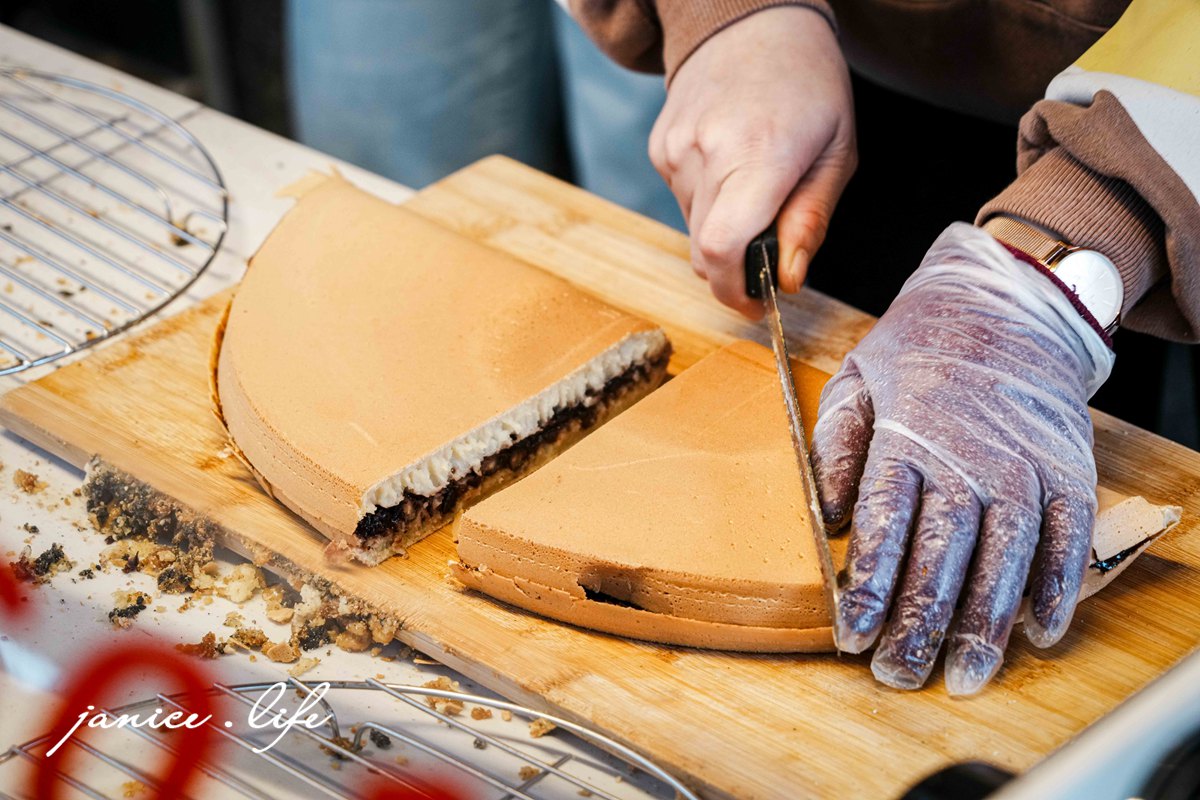 2026大溪老街必吃美食|精選15間必吃必買名單|從傳統老字號到到隱藏美食 - 第9張圖 2026大溪老街必吃美食 大溪美食 大溪老街 大溪旅遊 潔妮食旅生活 李師傅功夫麥餅