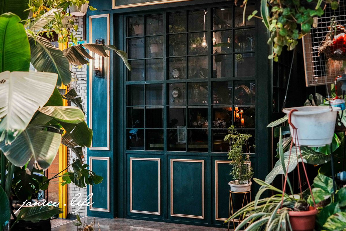 台南美食 谷麥麵食主題餐酒館 谷麥麵食餐酒 阿成製麵所 台南市中西區民權路一段182號 谷麥麵食餐酒訂位 谷麥麵食餐酒停車 潔妮食旅生活 台南義大利麵 台南約會餐廳 台南聚會餐廳 台南餐酒館 台南餐廳推薦 谷麥麵食餐酒菜單