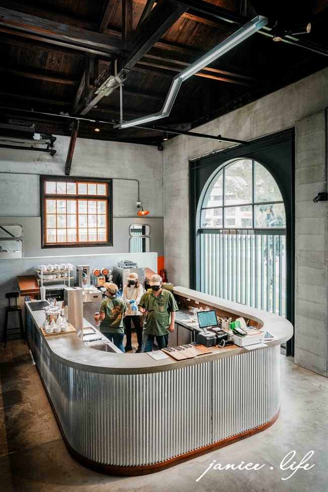 機關車庫 Tea House 1917 機關車庫位置地點 機關車庫菜單 機關車庫電話 機關車庫訂位 台東美食 台東聚會餐廳 台東新餐廳 台東旅遊 台東景點 潔妮食旅生活 臺東縣台東市桂林北路298號 0972256615 櫻桃鴨三吃 烤鴨三吃 