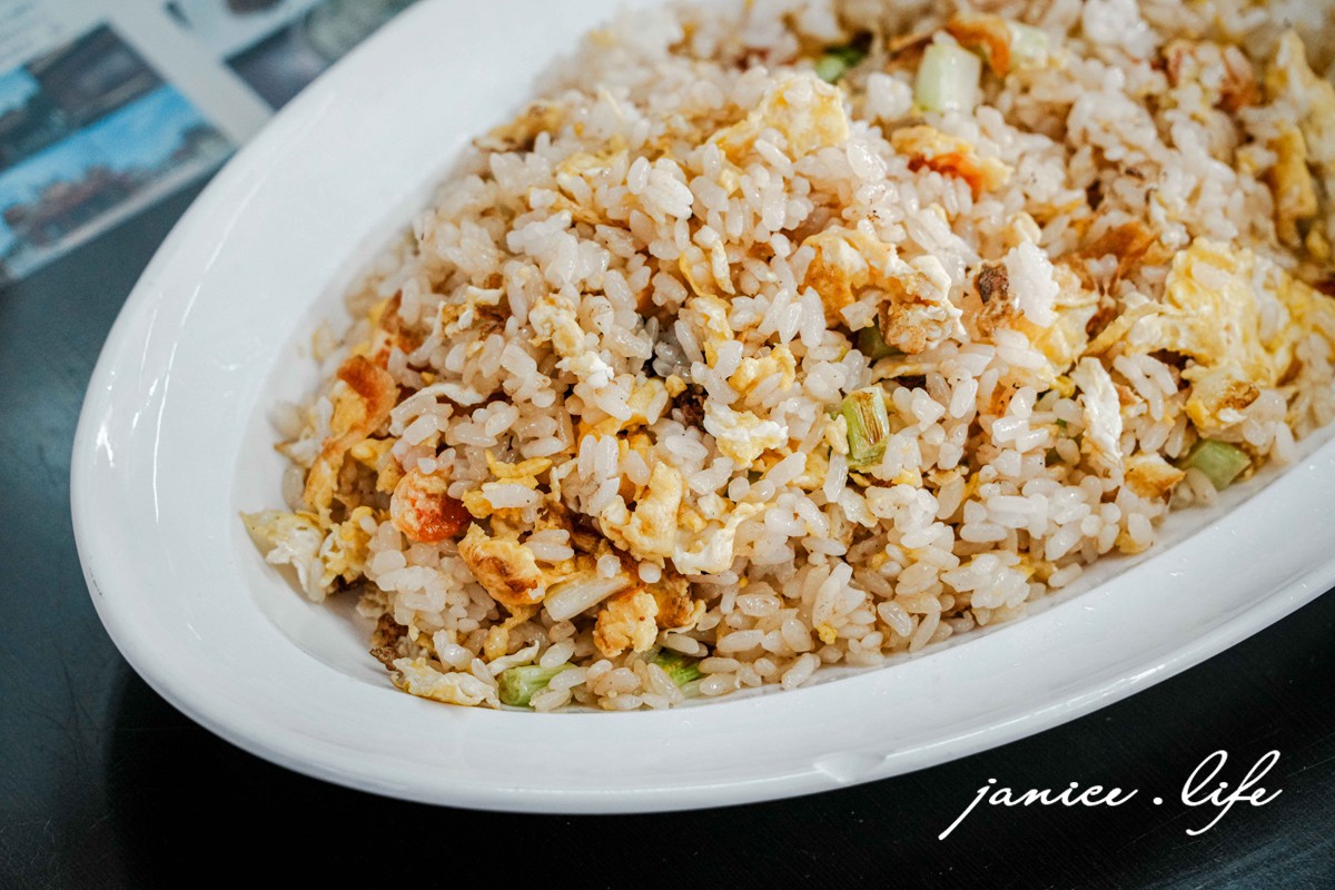 嘉義美食 黑皮海鮮餐廳 黑皮海鮮餐廳菜單 巨無霸海鮮肉圓 嘉義縣布袋鎮中山路43號 布袋港美食 布袋港餐廳推薦 潔妮食旅生活 嘉義美食 布袋美食 嘉義旅遊 嘉義景點 肉圓推薦