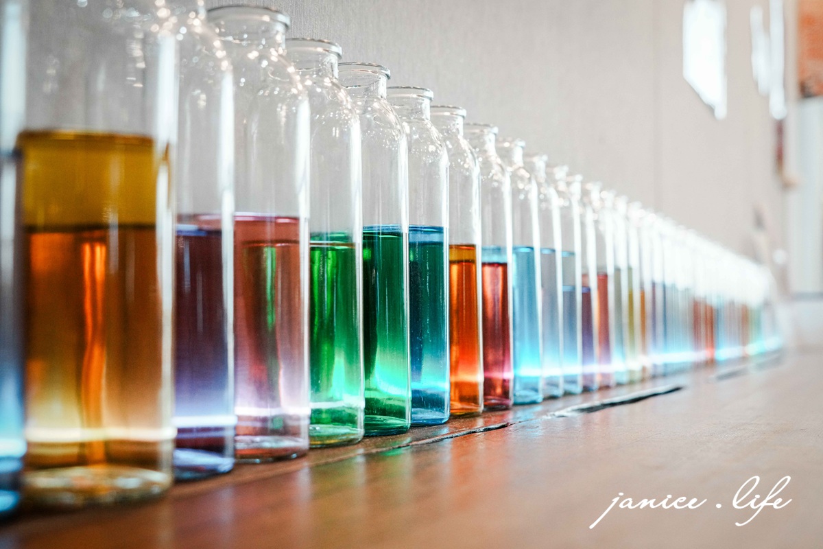 嘉義親子景點 冷研碳索館 嘉義縣鹿草鄉園區一路38號 室內景點推薦 嘉義室內景點 嘉義景點 觀光工廠推薦 嘉義觀光工廠 嘉義旅遊 親子旅遊 潔妮食旅生活 乾冰瀑布 泡泡樹 冷研碳索館交通 