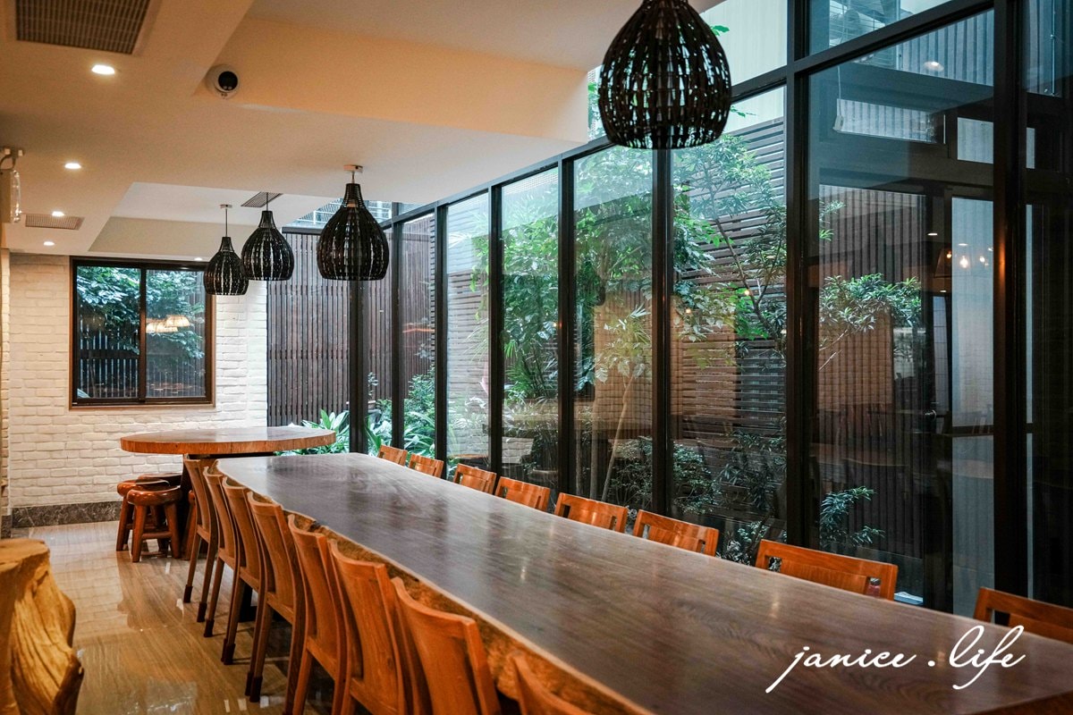 嘉義住宿飯店推薦 蘭桂坊花園酒店 蘭桂坊花園酒店停車 蘭桂坊花園酒店位置 蘭桂坊花園酒店早餐 文化路夜市 嘉義旅遊 嘉義飯店推薦 嘉義市西區延平街250號 潔妮食旅生活