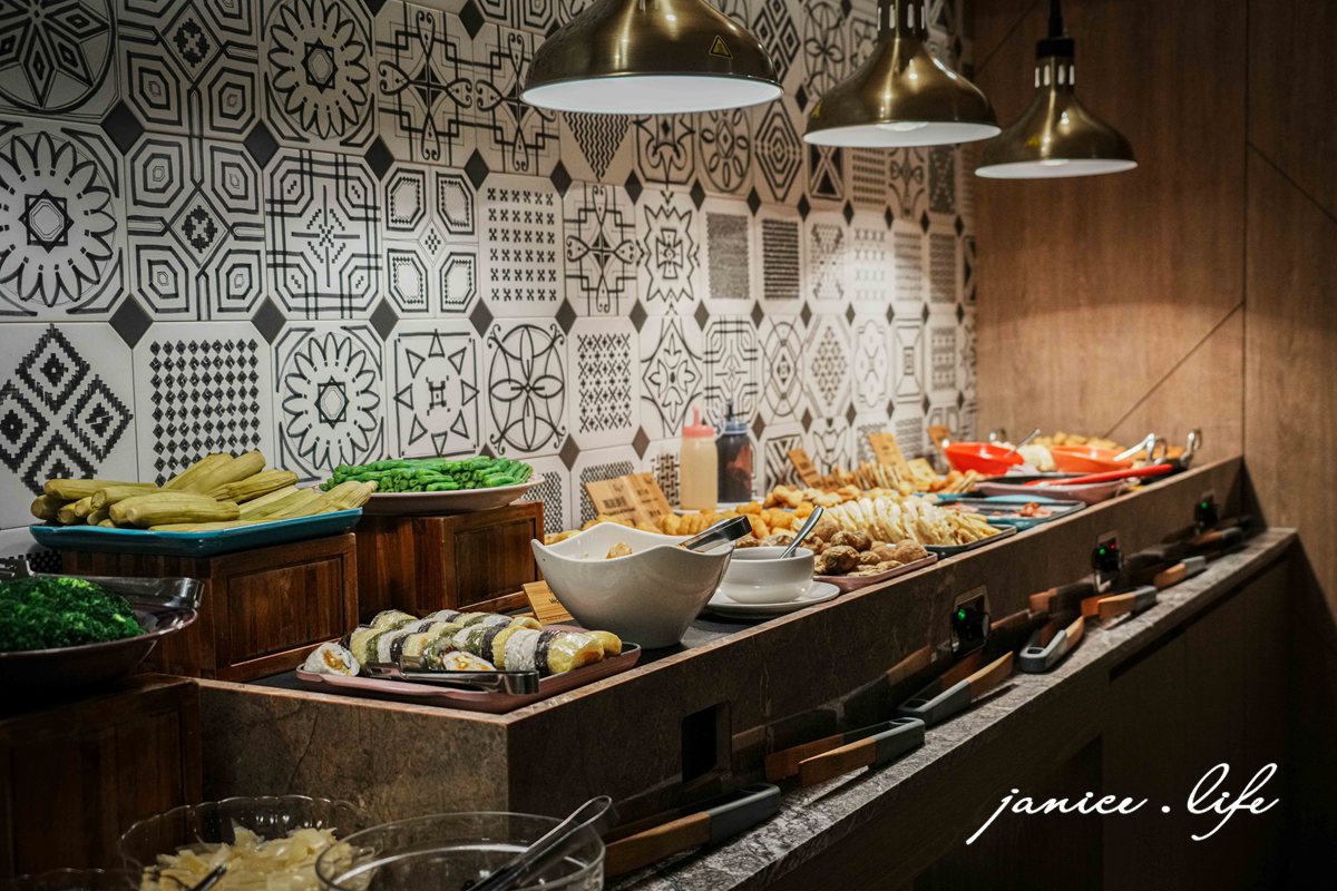 嘉義住宿飯店推薦 蘭桂坊花園酒店 蘭桂坊花園酒店停車 蘭桂坊花園酒店位置 蘭桂坊花園酒店早餐 文化路夜市 嘉義旅遊 嘉義飯店推薦 嘉義市西區延平街250號 潔妮食旅生活