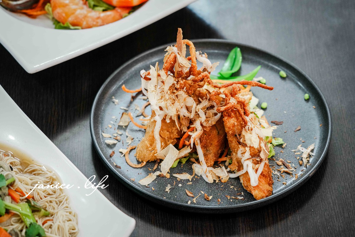 嘉義東石美食 嘉義美食 嘉義旅遊 嘉義東石旅遊 嘉義景點 樺榮海鮮餐廳 嘉義縣東石鄉第十鄰52-43號 053730612 潔妮食旅生活 樺榮海鮮餐廳位置 樺榮海鮮餐廳菜單 樺榮海鮮餐廳停車 鮮蚵炒麵線 日式炸小卷 厚切烏魚子 海魚料理