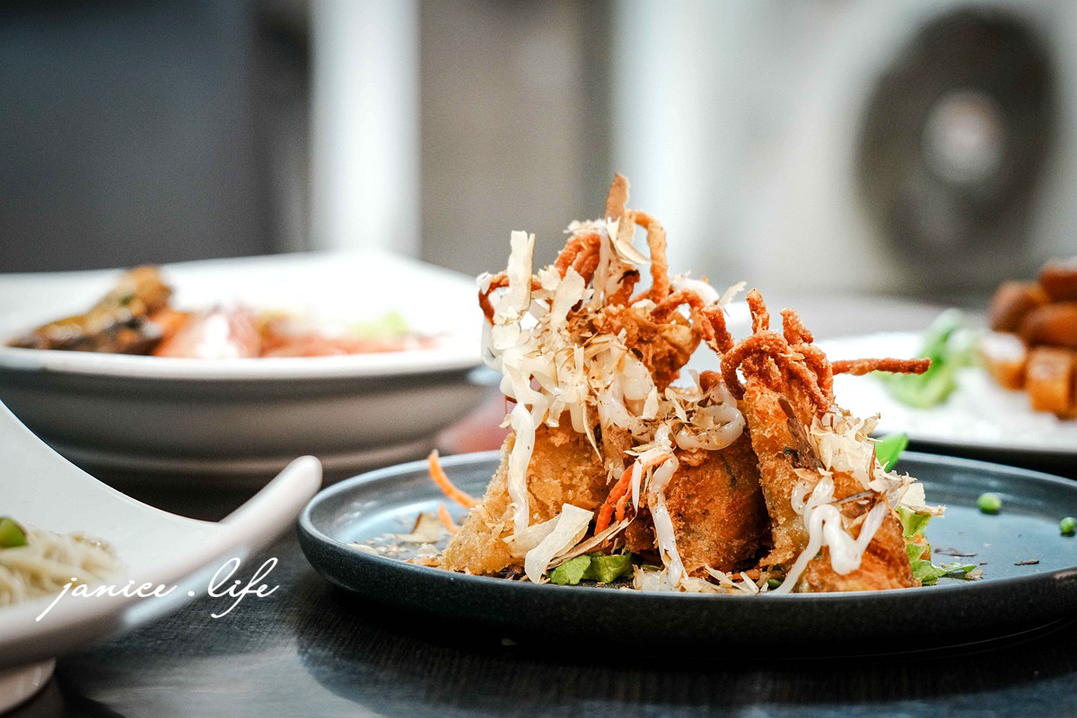 嘉義東石美食 嘉義美食 嘉義旅遊 嘉義東石旅遊 嘉義景點 樺榮海鮮餐廳 嘉義縣東石鄉第十鄰52-43號 053730612 潔妮食旅生活 樺榮海鮮餐廳位置 樺榮海鮮餐廳菜單 樺榮海鮮餐廳停車 鮮蚵炒麵線 日式炸小卷 厚切烏魚子 海魚料理