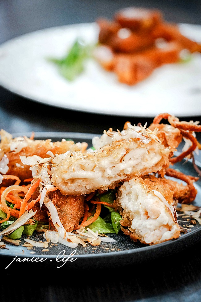 嘉義東石美食 嘉義美食 嘉義旅遊 嘉義東石旅遊 嘉義景點 樺榮海鮮餐廳 嘉義縣東石鄉第十鄰52-43號 053730612 潔妮食旅生活 樺榮海鮮餐廳位置 樺榮海鮮餐廳菜單 樺榮海鮮餐廳停車 鮮蚵炒麵線 日式炸小卷 厚切烏魚子 海魚料理