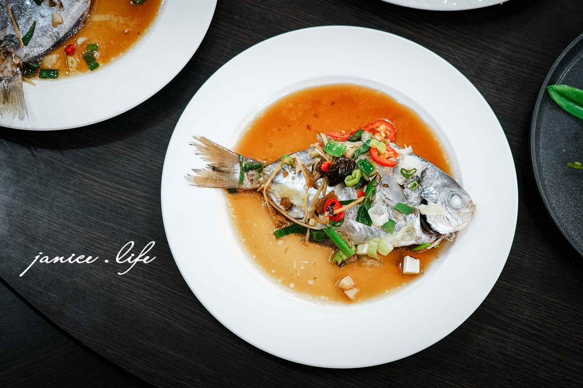 嘉義東石美食 嘉義美食 嘉義旅遊 嘉義東石旅遊 嘉義景點 樺榮海鮮餐廳 嘉義縣東石鄉第十鄰52-43號 053730612 潔妮食旅生活 樺榮海鮮餐廳位置 樺榮海鮮餐廳菜單 樺榮海鮮餐廳停車 鮮蚵炒麵線 日式炸小卷 厚切烏魚子 海魚料理