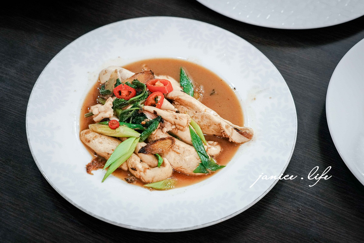 嘉義東石美食 嘉義美食 嘉義旅遊 嘉義東石旅遊 嘉義景點 樺榮海鮮餐廳 嘉義縣東石鄉第十鄰52-43號 053730612 潔妮食旅生活 樺榮海鮮餐廳位置 樺榮海鮮餐廳菜單 樺榮海鮮餐廳停車 鮮蚵炒麵線 日式炸小卷 厚切烏魚子 海魚料理