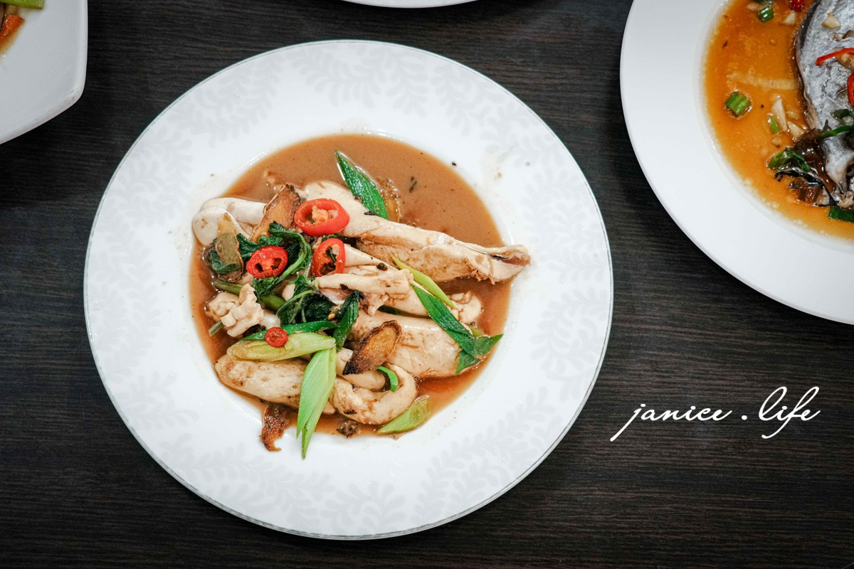 嘉義東石美食 嘉義美食 嘉義旅遊 嘉義東石旅遊 嘉義景點 樺榮海鮮餐廳 嘉義縣東石鄉第十鄰52-43號 053730612 潔妮食旅生活 樺榮海鮮餐廳位置 樺榮海鮮餐廳菜單 樺榮海鮮餐廳停車 鮮蚵炒麵線 日式炸小卷 厚切烏魚子 海魚料理