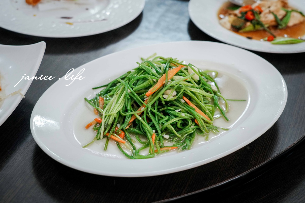 嘉義東石美食 嘉義美食 嘉義旅遊 嘉義東石旅遊 嘉義景點 樺榮海鮮餐廳 嘉義縣東石鄉第十鄰52-43號 053730612 潔妮食旅生活 樺榮海鮮餐廳位置 樺榮海鮮餐廳菜單 樺榮海鮮餐廳停車 鮮蚵炒麵線 日式炸小卷 厚切烏魚子 海魚料理