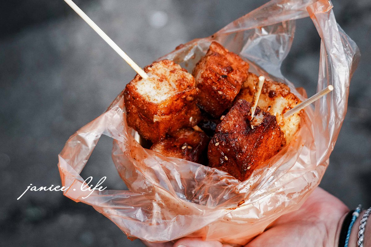 2026大溪老街必吃美食|精選15間必吃必買名單|從傳統老字號到到隱藏美食 - 第18張圖 2026大溪老街必吃美食 大溪美食 大溪老街 大溪旅遊 潔妮食旅生活 芊香園純米蘿蔔糕