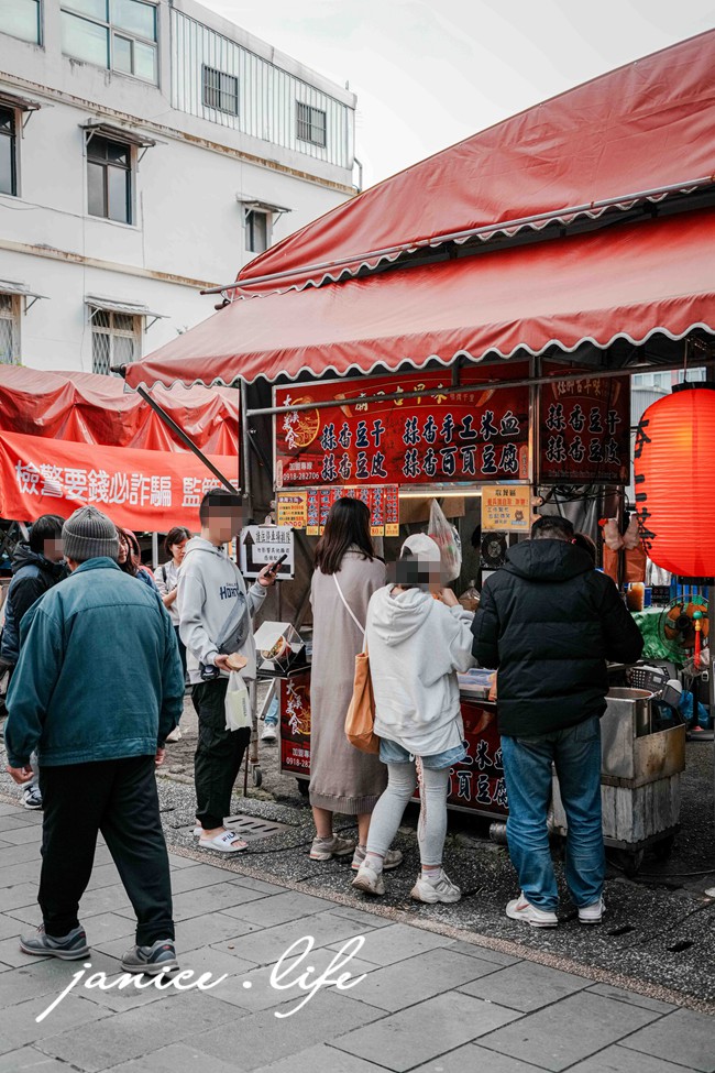 2026大溪老街必吃美食 大溪美食 大溪老街 大溪旅遊 潔妮食旅生活 大溪廟口古早味蒜香豆干豆皮滷味
