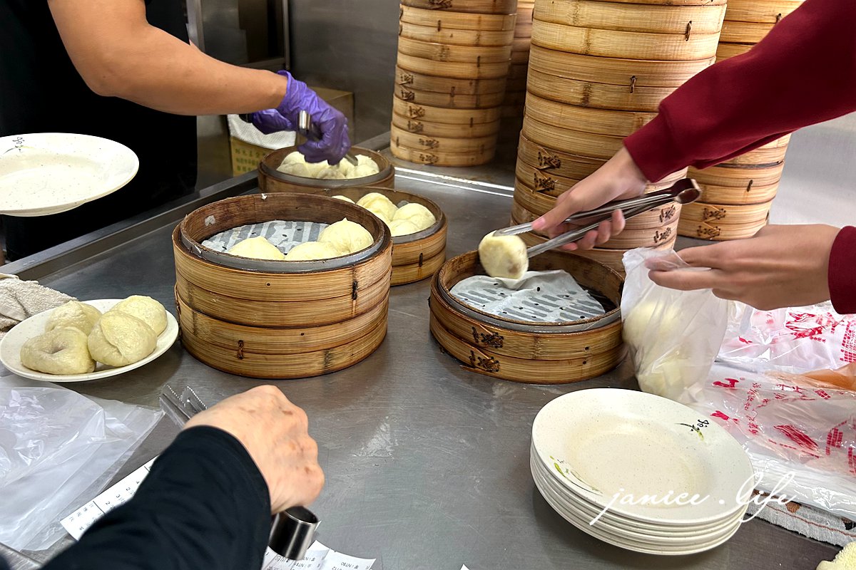 八德美食 八德早餐 八德排隊美食 六福包子東勇店 手工包子 肉包 韭菜包 桃園市八德區東勇北路586號 032182086 潔妮食旅生活 六福包子東勇店菜單