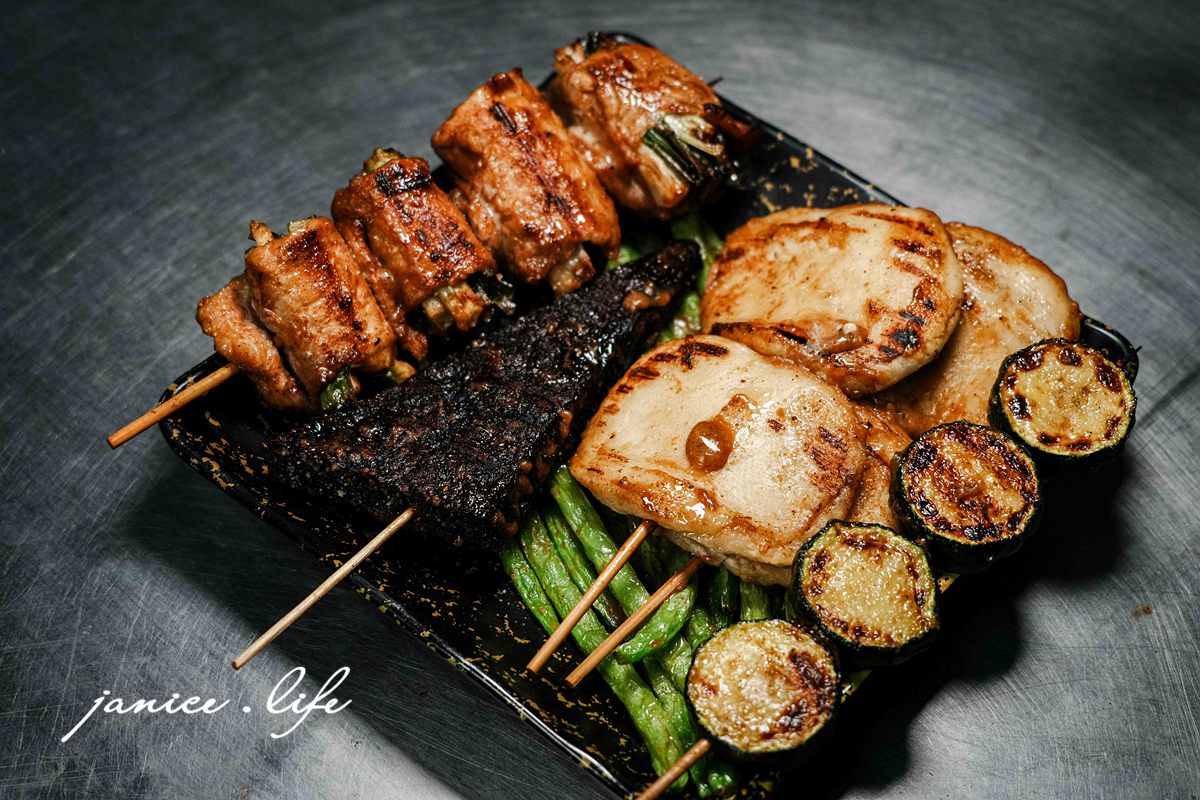 大溪美食 大溪消夜 黑達碳烤 黑達炭烤 大溪好吃碳烤 大溪鹹酥雞 大溪炸物 蔥肉串 甜不辣串 桃園市大溪區民權東路9號 乾麵居旁 0965582179 大溪旅遊 大溪推薦必吃 潔妮食旅生活 黑達碳烤菜單