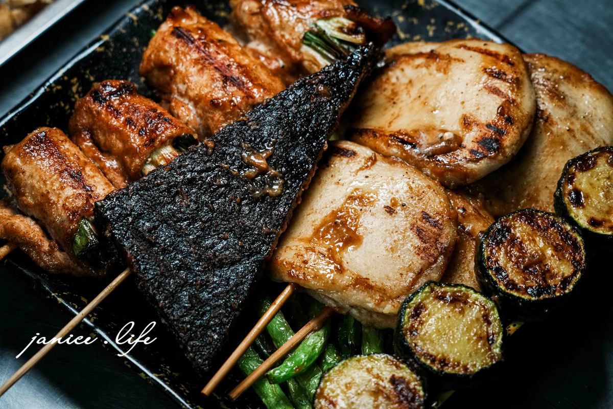 大溪美食 大溪消夜 黑達碳烤 黑達炭烤 大溪好吃碳烤 大溪鹹酥雞 大溪炸物 蔥肉串 甜不辣串 桃園市大溪區民權東路9號 乾麵居旁 0965582179 大溪旅遊 大溪推薦必吃 潔妮食旅生活 黑達碳烤菜單
