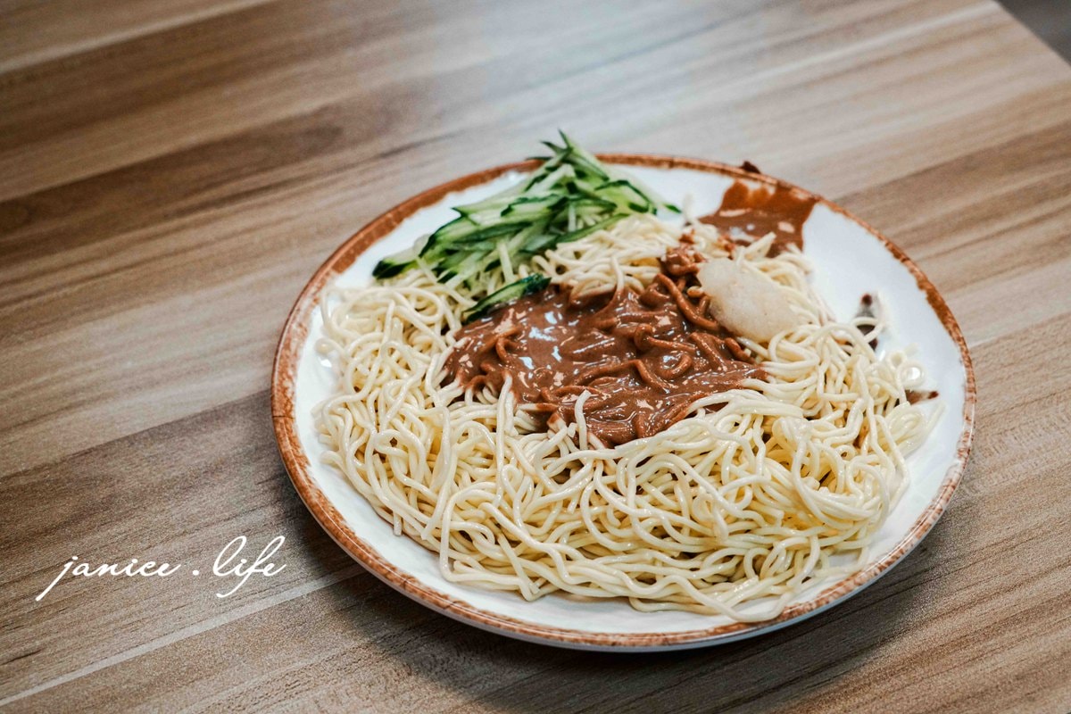 八德美食 蒜霸王蒜味肉羹涼麵 蒜霸王蒜味肉羹涼麵八德介壽店 桃園市八德區介壽路二段374號 0909909568 蒜霸王蒜味肉羹涼麵菜單 蒜味肉羹 蒜味涼麵 八德涼麵 潔妮食旅生活 