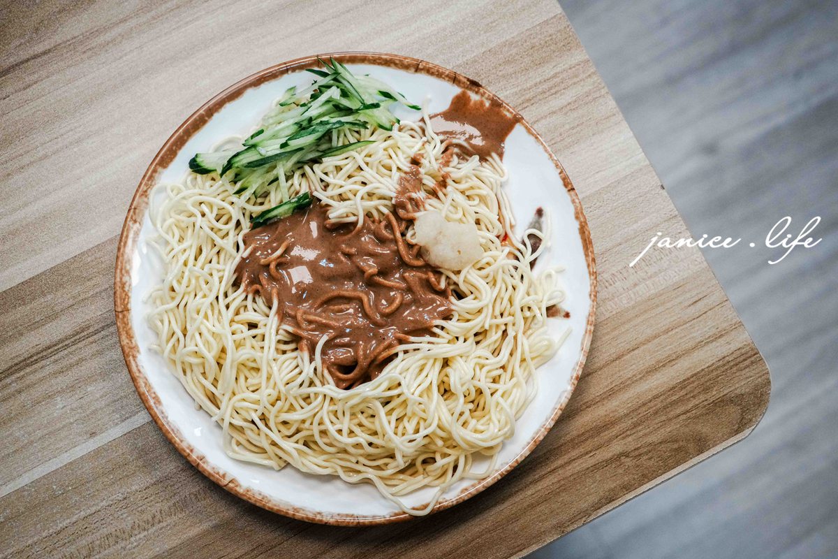 八德美食 蒜霸王蒜味肉羹涼麵 蒜霸王蒜味肉羹涼麵八德介壽店 桃園市八德區介壽路二段374號 0909909568 蒜霸王蒜味肉羹涼麵菜單 蒜味肉羹 蒜味涼麵 八德涼麵 潔妮食旅生活 