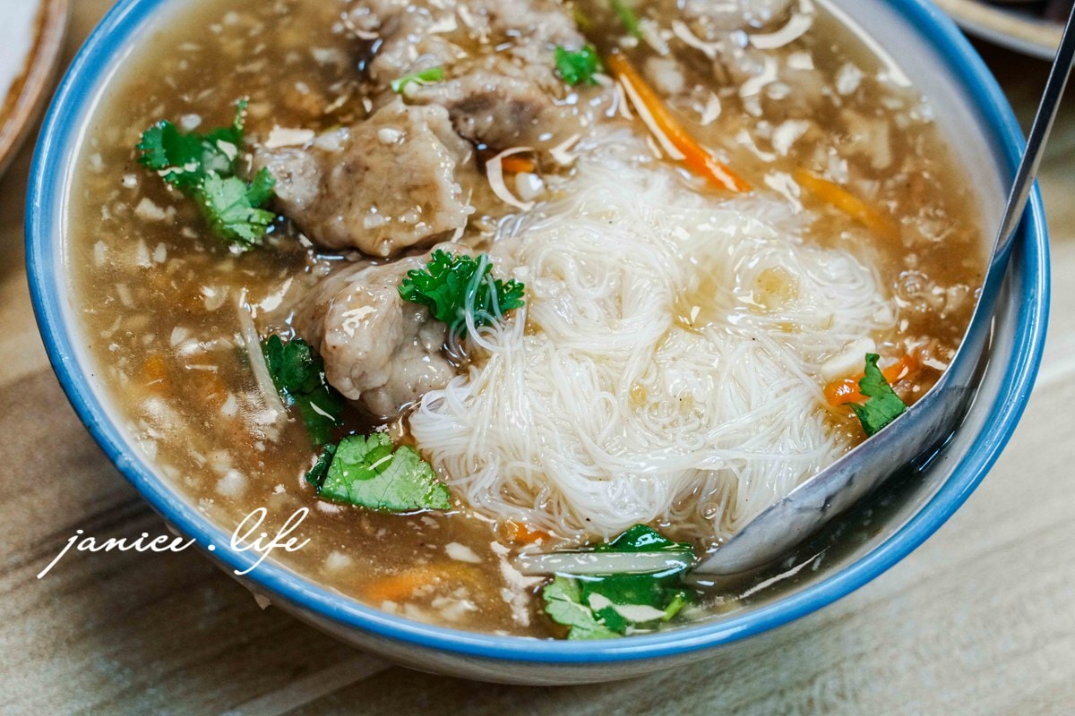 八德美食 蒜霸王蒜味肉羹涼麵 蒜霸王蒜味肉羹涼麵八德介壽店 桃園市八德區介壽路二段374號 0909909568 蒜霸王蒜味肉羹涼麵菜單 蒜味肉羹 蒜味涼麵 八德涼麵 潔妮食旅生活 