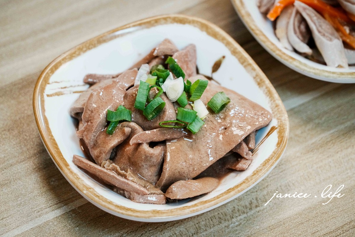 八德美食 蒜霸王蒜味肉羹涼麵 蒜霸王蒜味肉羹涼麵八德介壽店 桃園市八德區介壽路二段374號 0909909568 蒜霸王蒜味肉羹涼麵菜單 蒜味肉羹 蒜味涼麵 八德涼麵 潔妮食旅生活 
