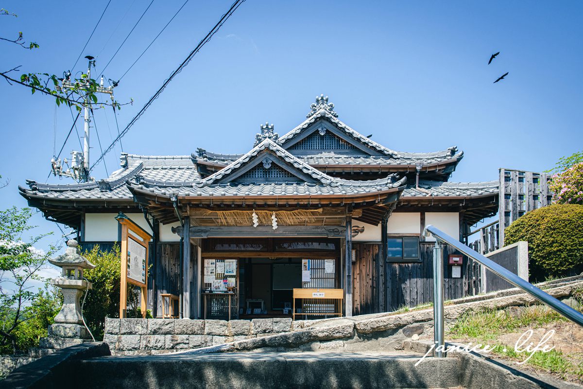 帶長輩出國 帶爸媽出國 帶長輩出國注意事項 帶長輩出國自由行 帶長輩出國推薦行程 日本四國自由行 日本四國自駕 日本四國旅遊行程規劃 潔妮食旅生活 富丘八幡神社