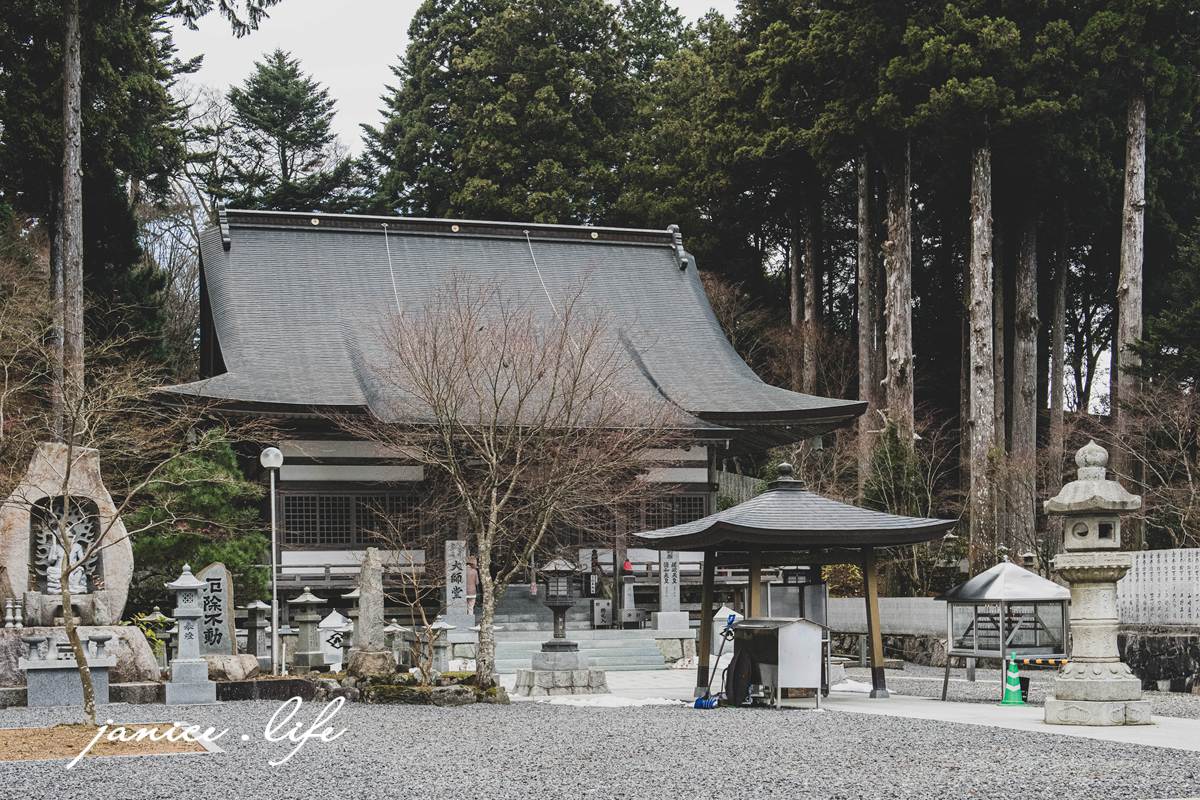 四國香川景點 雲邊寺 雲邊寺纜車 雲邊寺山頂公園 四國遍路 四國靈場 四國遍路第66號靈場 五百羅漢像 天空鞦韆 潔妮食旅生活 求願茄子 日本旅遊 日本自由行 日本四國自駕 日本四國自由行 日本最大索道之一