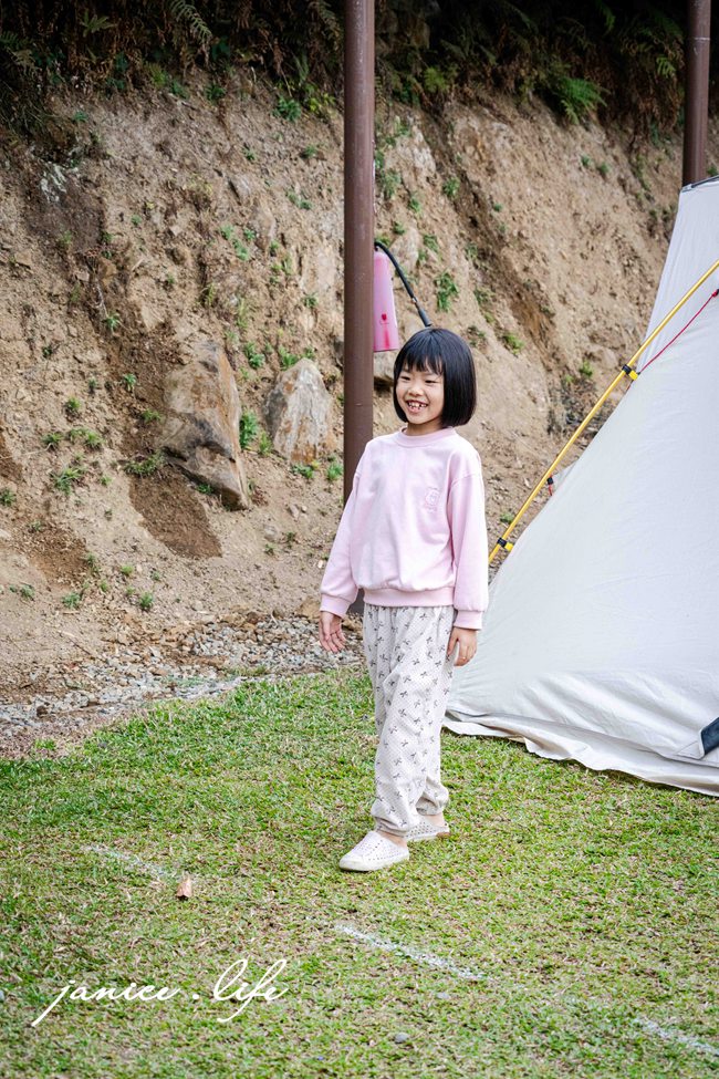 苗栗露營區分享 五鄰休閒露營區 露營區推薦 苗栗縣泰安鄉大興村5鄰42號 五鄰休閒露營區交通 五鄰休閒露營區位置 愛露營 潔妮食旅生活
