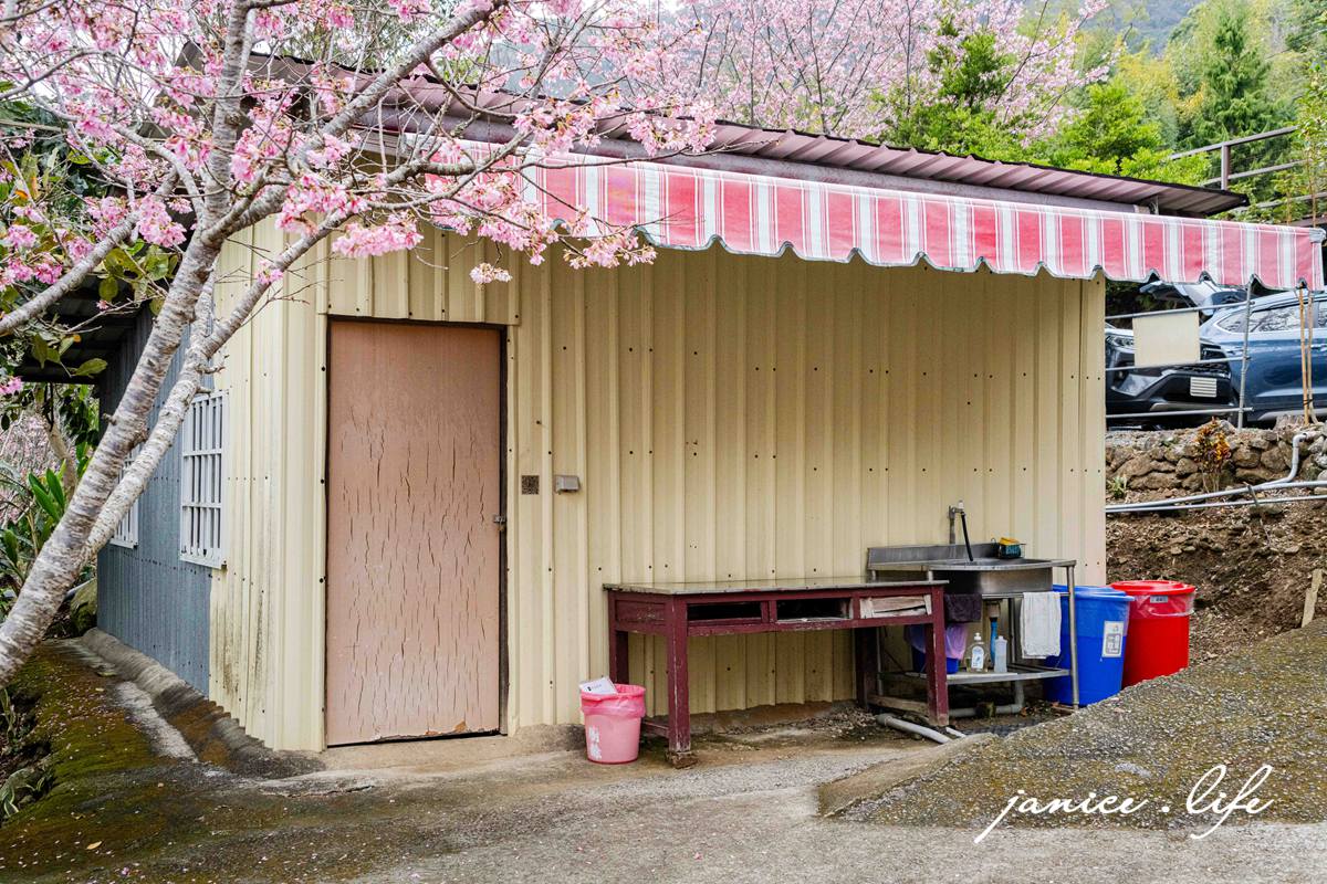 苗栗露營區分享 五鄰休閒露營區 露營區推薦 苗栗縣泰安鄉大興村5鄰42號 五鄰休閒露營區交通 五鄰休閒露營區位置 愛露營 潔妮食旅生活