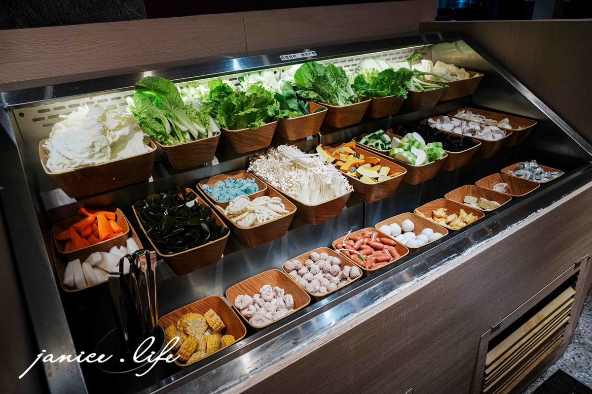 八德美食 桃園大全聯美食餐廳推薦 荖子鍋PLUS 荖子鍋PLUS 桃園大全聯八德店 荖子鍋菜單 荖子鍋訂位 荖子鍋分店 荖子鍋大全聯 潔妮食旅生活 介壽路美食 桃園市八德區介壽路二段148號1F