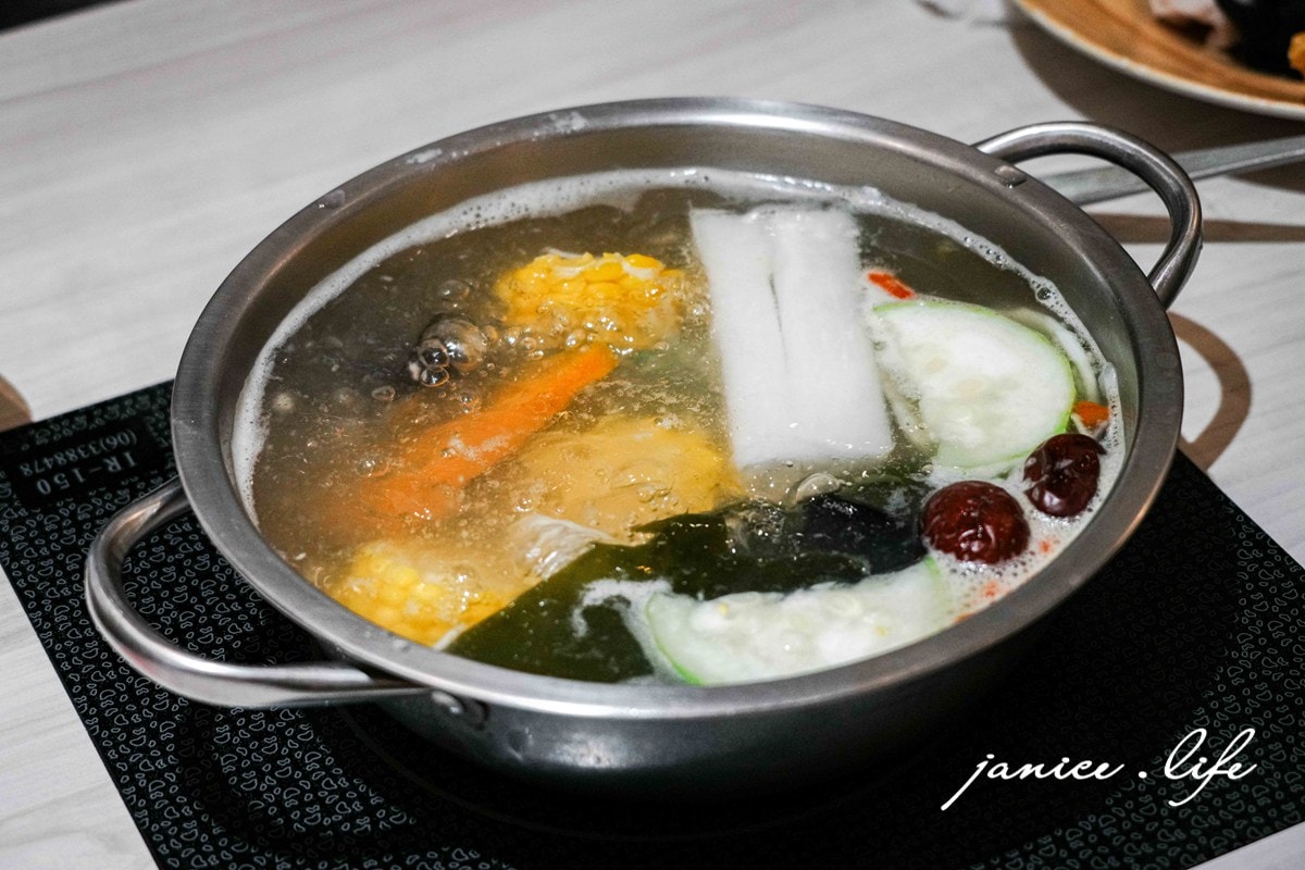 八德美食 桃園大全聯美食餐廳推薦 荖子鍋PLUS 荖子鍋PLUS 桃園大全聯八德店 荖子鍋菜單 荖子鍋訂位 荖子鍋分店 荖子鍋大全聯 潔妮食旅生活 介壽路美食 桃園市八德區介壽路二段148號1F