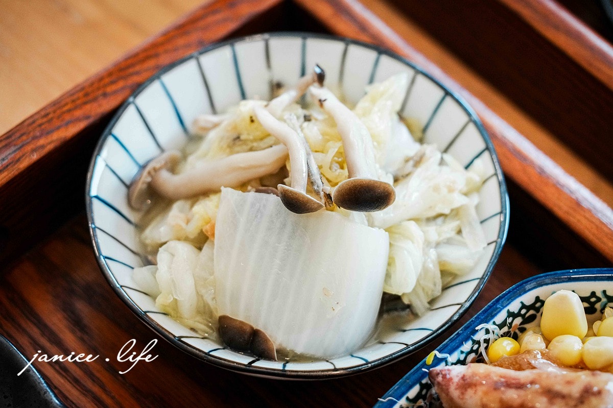 礁溪美食 樂漁鮮魚定食咖啡 樂漁鮮魚定食咖啡訂位 樂漁鮮魚定食咖啡停車 樂漁鮮魚定食咖啡菜單 潔妮食旅生活 宜蘭礁溪餐廳推薦 宜蘭縣礁溪鄉健康一街116號 鮮魚定食 秋姑套餐 皇帝魚套餐