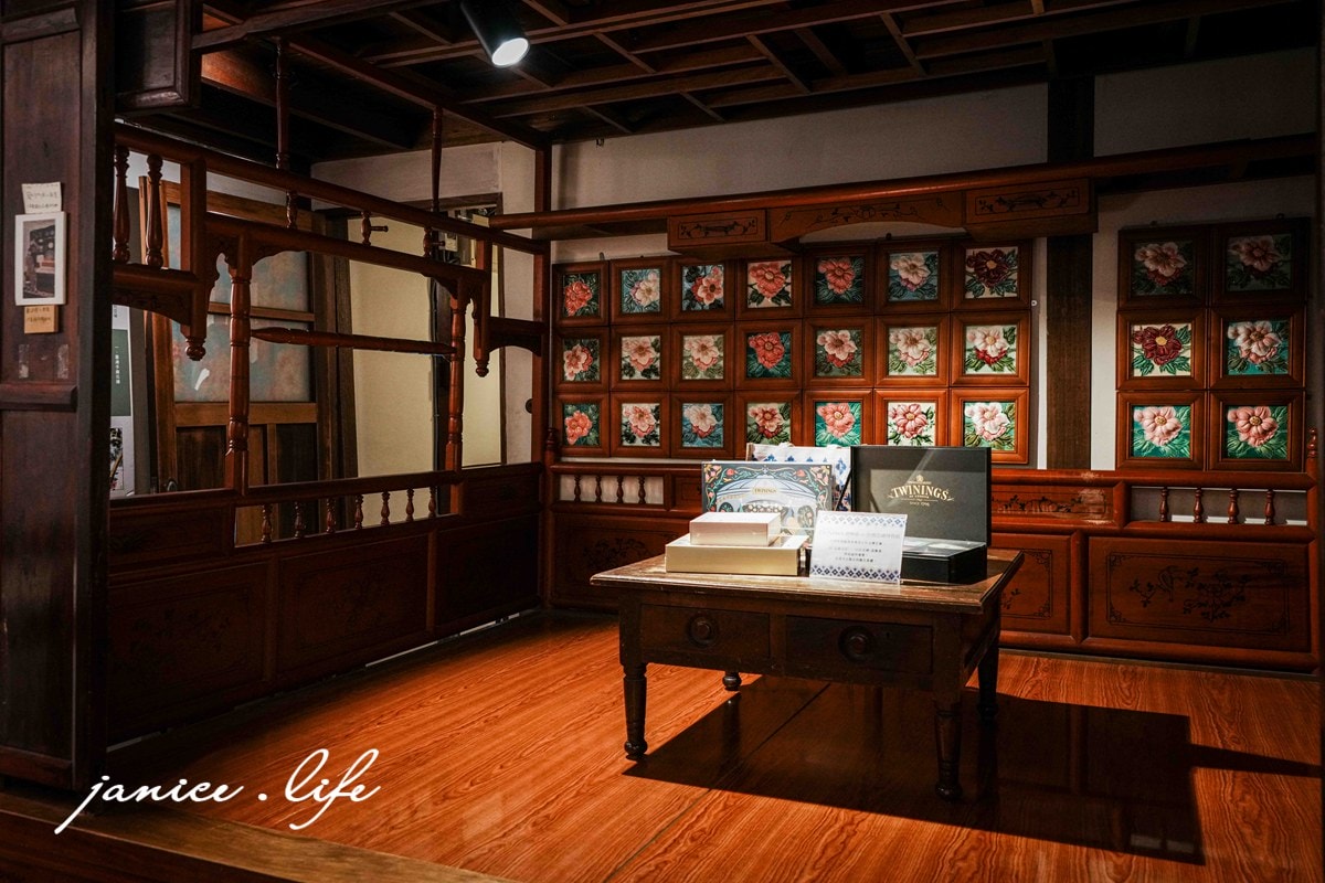嘉義景點 臺灣花磚博物館 臺灣花磚文化 嘉義市西區林森西路282號 潔妮食旅生活 嘉義旅遊 嘉義景點推薦 臺灣花磚博物館門票 臺灣花磚博物館停車 臺灣花磚博物館導覽