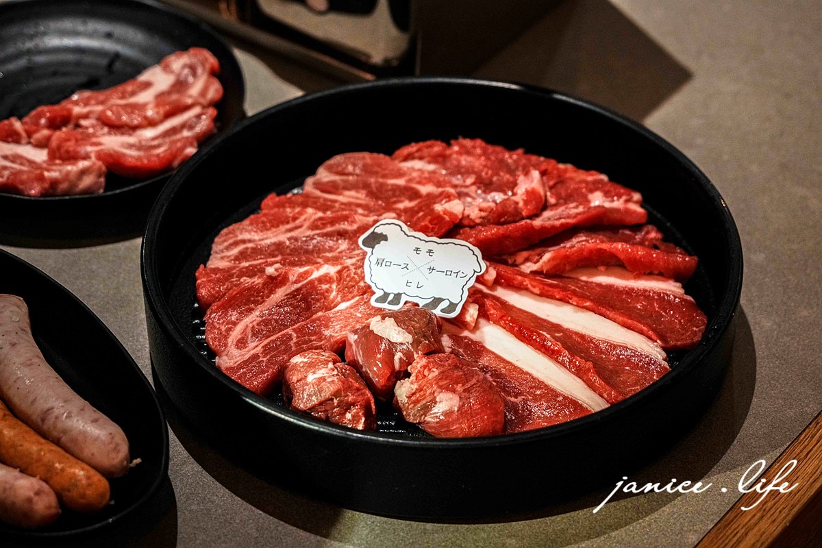北海道札幌美食 北海道札幌推薦餐廳 成吉思汗烤肉推薦 旭川成吉思汗大黑屋 札幌1號店 潔妮食旅生活 日本旅遊 北海道旅遊 北海道美食餐廳 旭川成吉思汗大黑屋菜單 旭川成吉思汗大黑屋位置 旭川成吉思汗大黑屋地址 旭川成吉思汗大黑屋訂位 北海道札幌市中央区南4条西2丁目10番地6 札幌成吉思汗烤肉推薦 成吉思汗鍋烤飯