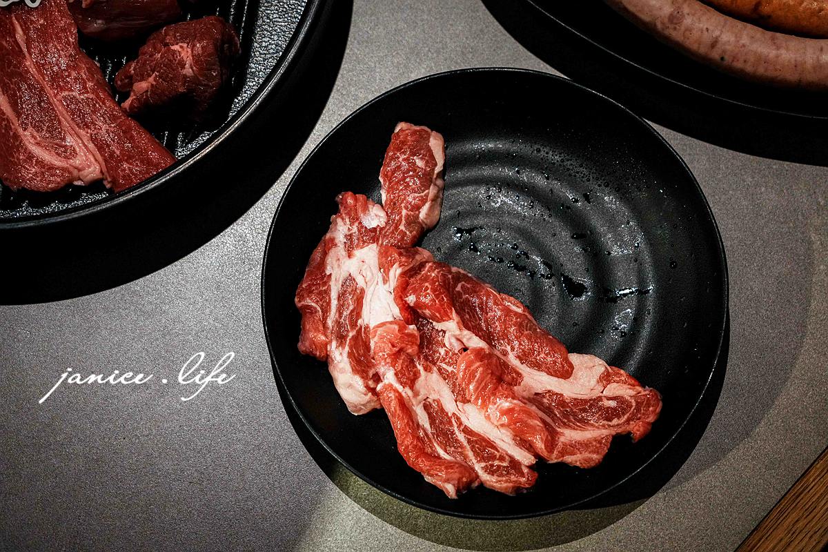 北海道札幌美食 北海道札幌推薦餐廳 成吉思汗烤肉推薦 旭川成吉思汗大黑屋 札幌1號店 潔妮食旅生活 日本旅遊 北海道旅遊 北海道美食餐廳 旭川成吉思汗大黑屋菜單 旭川成吉思汗大黑屋位置 旭川成吉思汗大黑屋地址 旭川成吉思汗大黑屋訂位 北海道札幌市中央区南4条西2丁目10番地6 札幌成吉思汗烤肉推薦 成吉思汗鍋烤飯